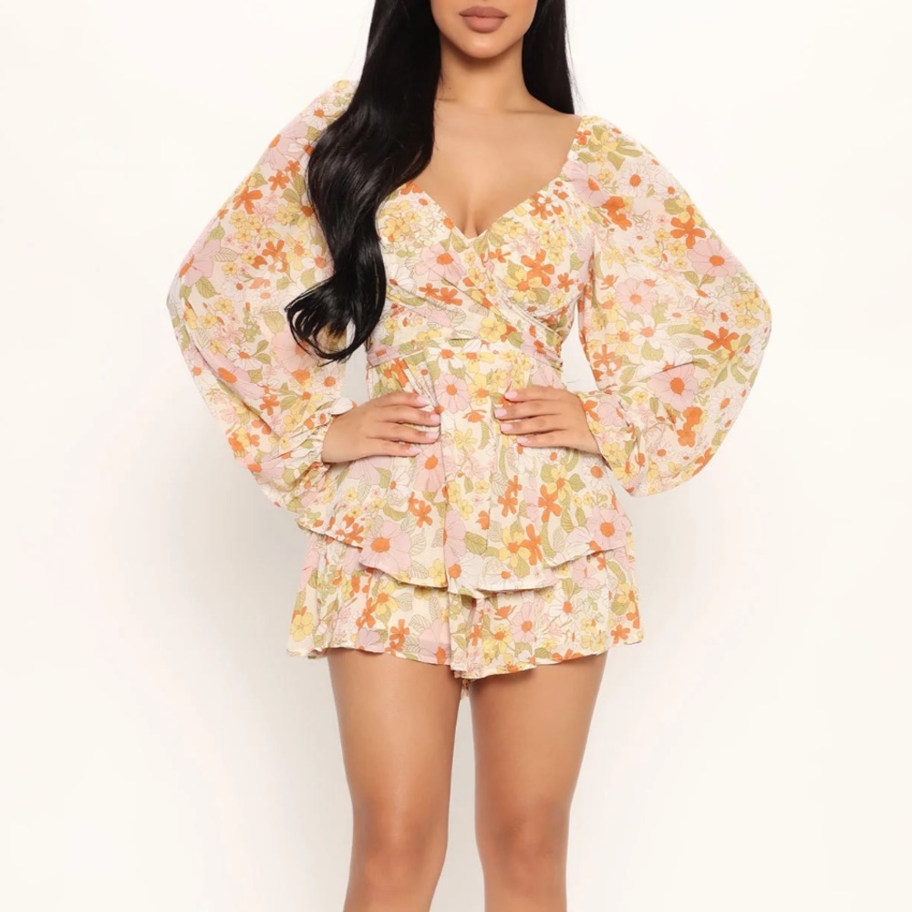 NWT Floral romper 🌼